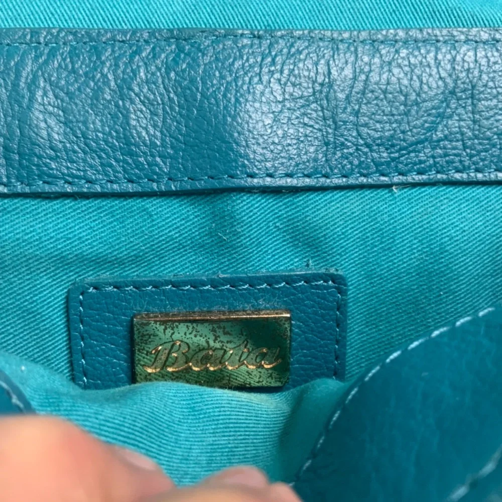 BATA 100% Genuine Leather Teal Green CrossBody Bag - Picture 8 of 8